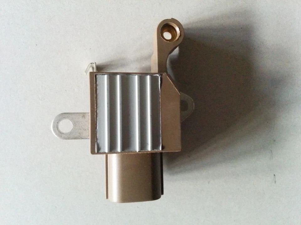 NUEVO REGULADOR DE TENSIÓN 126600-3000, IN6300 Foto 2 de 3