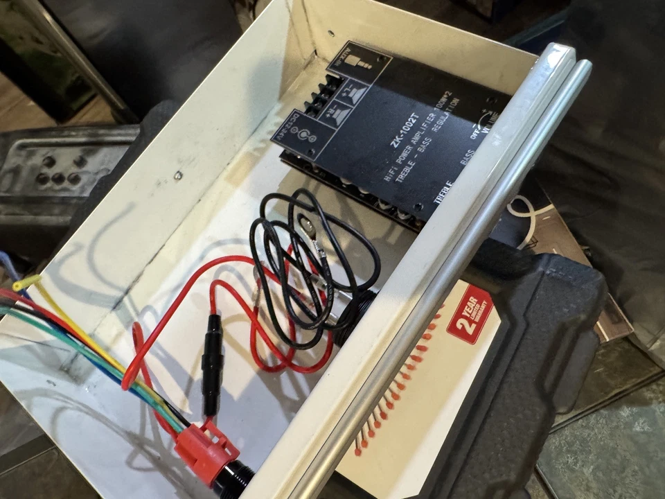 迷你 Kobalt 蓝牙扬声器工具箱 — 第 2/4 张图片