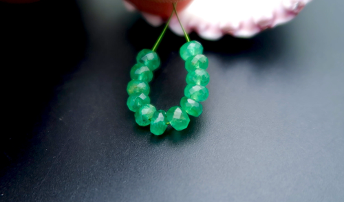 12 STUNNING NEW NATURAL GEM AAAAA ZAMBIAN EMERALD FACETED RONDELLE BEADS-5.15cts - Video 1 of 1