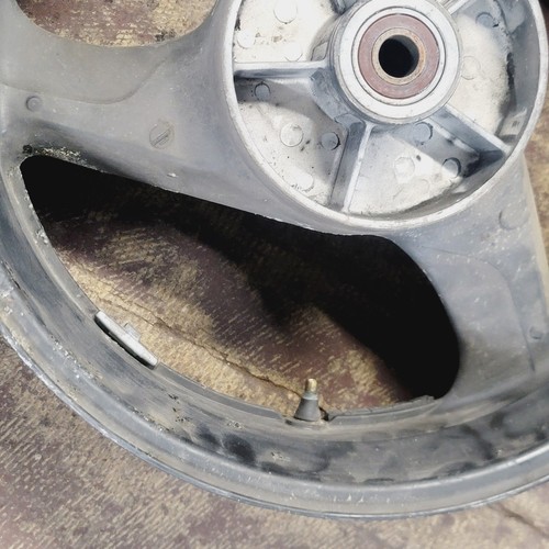 Llanta trasera Honda VTR1000F Superhawk 2004 01-05 OEM video recto 17x5,5 - Imagen 8 de 10