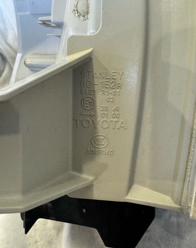Toyota Land Cruiser Prado TRJ150W Genuine LED Right Tail Light STANLEY 60-152 - Picture 3 of 3