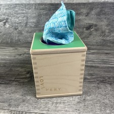 Lovevery Magic Tissue Box The Senser Play Kit 5-6Mo Montessori Wood w 3 Tissues