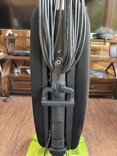 SIMPLICITY FREEDOM S10S Upright Vacuum Cleaner Lightweight W/ New Roller Brush - Picture 6 of 8