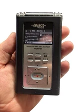 Roland EDIROL R-09HR Digital Audio Recorder 24bit/96kHz WAV MP3 + 16gb SD Card