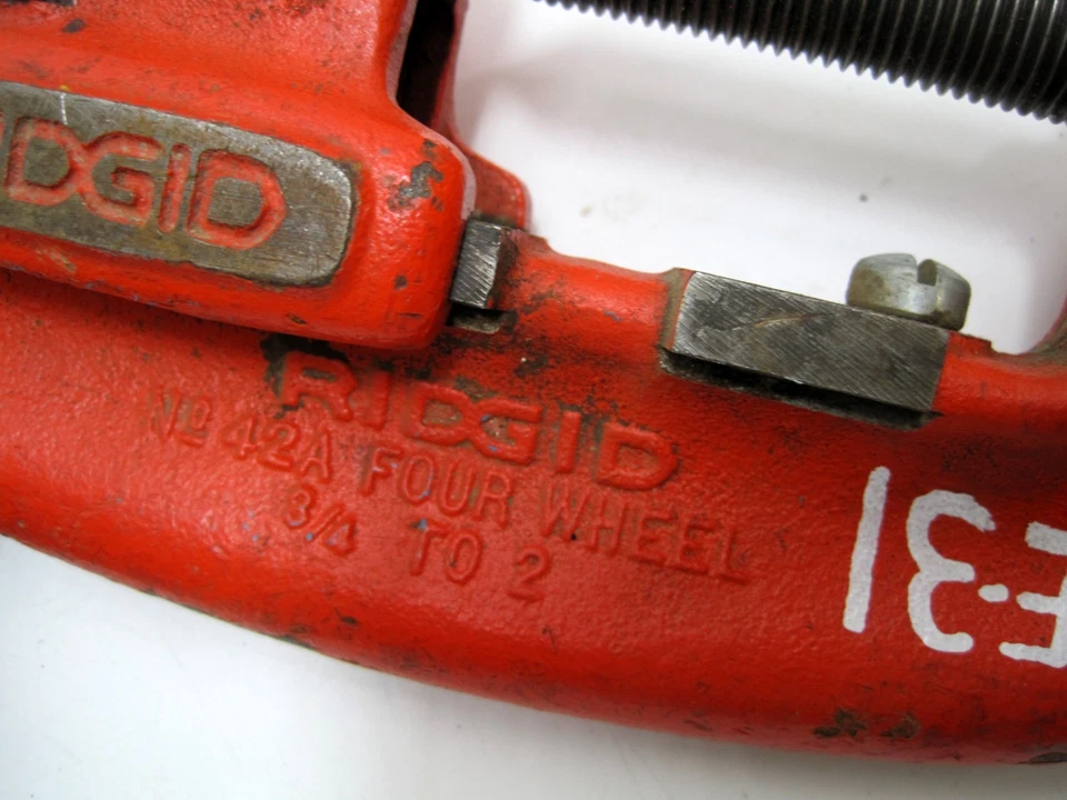 RIDGID  NO 42-A FOUR WHEEL PIPE CUTTER NICE! - Image 2 of 3