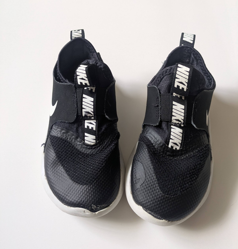 Nike Flex Runner Kleinkind Junge Laufschuhe Größe 10C schwarz weiß