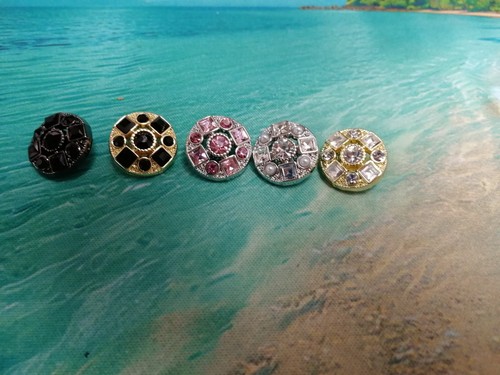 5 different colours, detail button, button, diamonte button, buttons, 24L - Picture 14 of 14