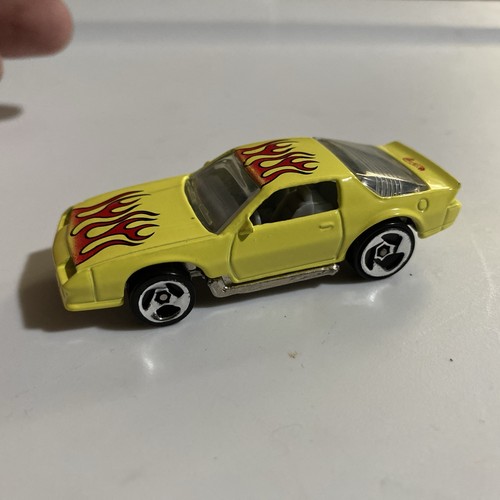 Camaro Hot Wheels años 80 ~ Lanzador eléctrico amarillo con llamas exclusivo ~ 2001 ~ RARO - Imagen 6 de 9