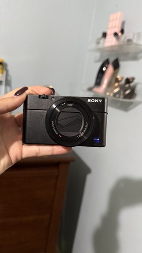 Sony DSC RX100 M3 20.1 MP Digital Camera - Black (DSCRX100M3/B) - Picture 1 of 4