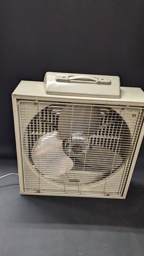 Vintage J.C. Pennys 22'' Thermostat Deluxe Box Fan Multi speed metal works great - Picture 15 of 23
