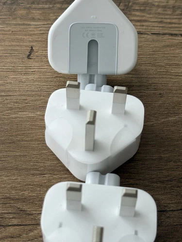 Genuine Apple UK 3pin Main duckhead Adaptor Plug A1556 . Price Is For365 Units