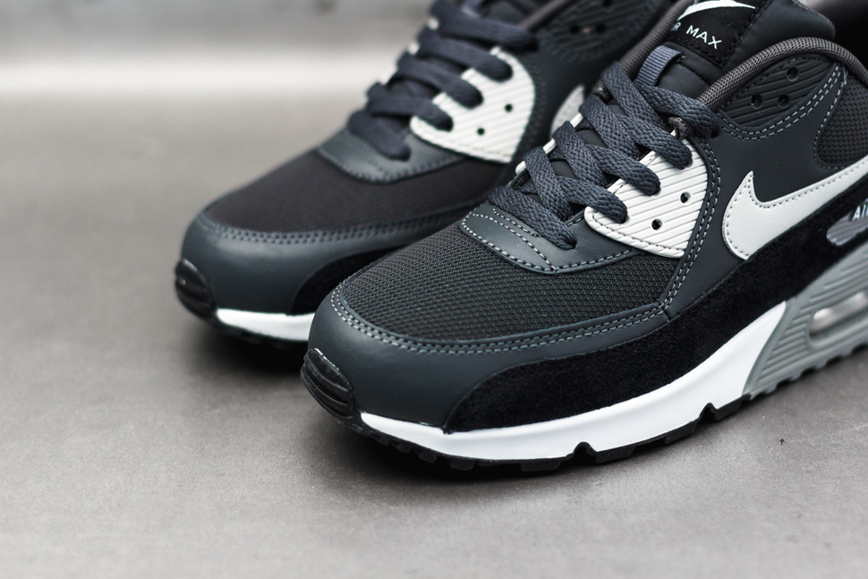 Nike Air Max 90 Essential Mens 