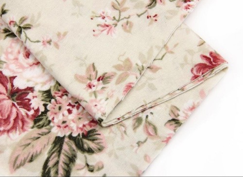 Vintage Fabric | 100% Cotton Flannel Fabric | Rose on Light Beige Background - Picture 10 of 13