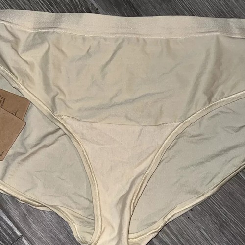 Calvin Klein Ladies Shorty Pants Form To Body Size XXX Large New Tags Nude 3 XL - Picture 12 of 13