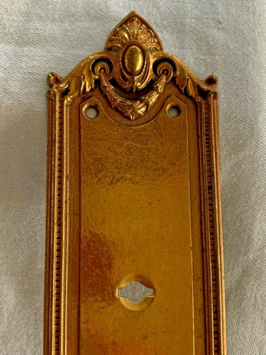 Placa trasera manija de puerta de bronce de bronce Eastlake Victorian Sargent Co 7943 BF adornada - Imagen 2 de 11