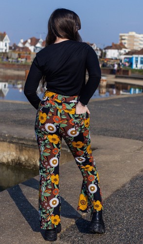 RUN AND FLY 70's Black Floral High Waisted Bell Bottom Flares Jeans/Trousers - Picture 5 of 6