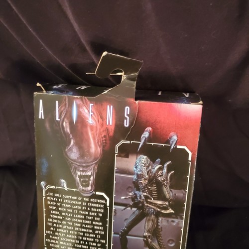 NECA Alien The Aliens Ultimate Edition Blue Action Figure SEALED Box Wear Damage - Picture 5 of 5