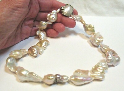 ネックレス・ペンダント The Barbell Pearl Necklace ALEXANDRA Statement Baroque pearl and bead necklace – ZEN&CO