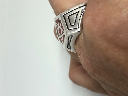 Vintage Wiccan Pentacle Mens Ring Red Coral Silver Bronze Size 6 - Picture 3 of 4