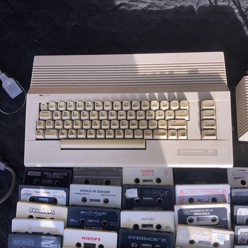 comadore 64 Computer Mit Tape Decks Und Spielen. Gebraucht und ungetestet.