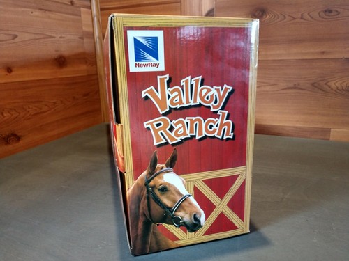 NEW-RAY PINK BARN & STABLE COWGIRL 24-PIECE PLAYSET - Picture 10 of 12