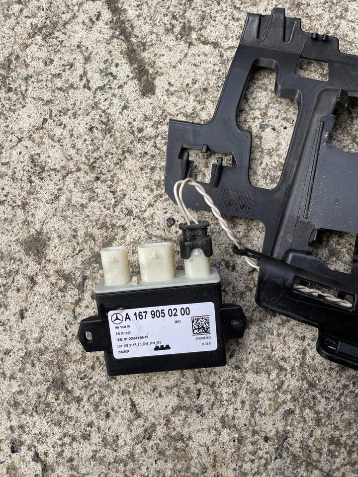 2020 MERCEDES GLE W167 TAILGATE SMART ACCESS CONTROL MODULE ECU SET. A208 - Image 4 of 4