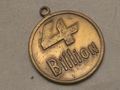 vintage 4 Billion INDEPENDENT ORDER OF FORESTERS IOF round pendant medallion