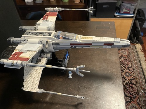 LEGO Star Wars: Red Five X-Wing Starfighter (10240) - Picture 12 of 14