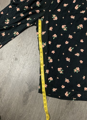 Torrid 2 Stretch Challis Jumpsuit Flatterärmel tiefschwarz Spaced Floral 2XL - Bild 15 von 17