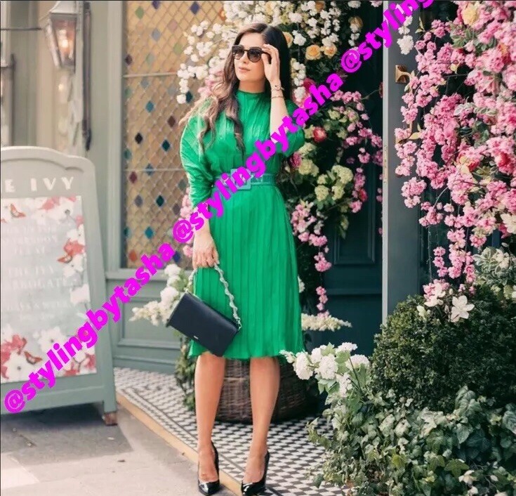 Zara grön flätad klänning liten Zara grön flätad klänning liten