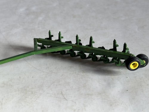 ERTL 1:64 scale John Deere 8R 370 Tractor w/custom Fat Tires & 7 Blade Plow - Picture 7 of 20