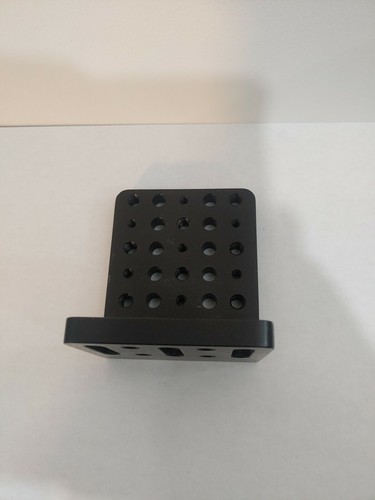 NEW FOCUS 9101 M6 Thru Slots M4 and M6 Threads Angle Plate - Picture 4 of 4