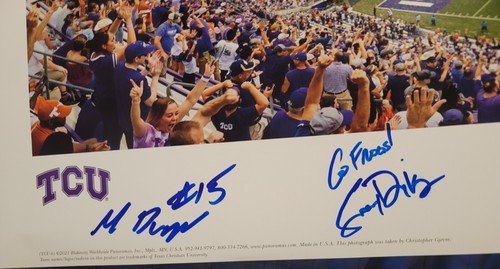Max Duggan TCU signiert 13x40 Panoramaposter Quentin Johnston Beckett Auto +1 - Bild 3 von 4