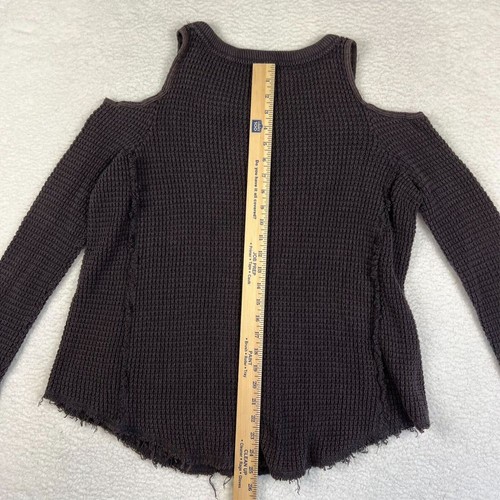 Free People maglione donna piccolo SP spalle fredde orlo sfilacciato waffle maglia sbiadita - Foto 9 di 12