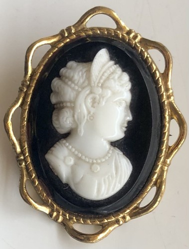 Vintage 1950s Black Yellow Metal Cameo Brooch With White Face