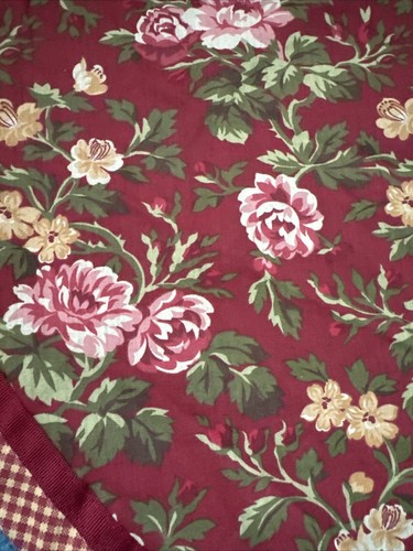 Better Homes & Gardens Cascading Valance Floral Red Check 58”X40” - Bild 5 von 5