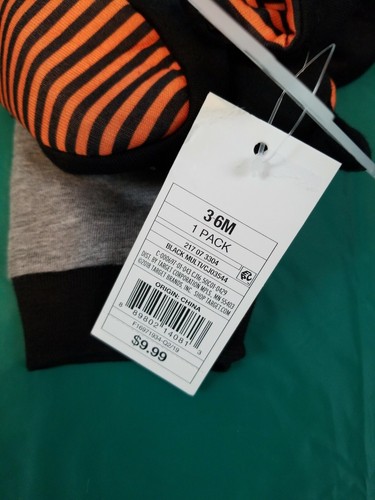 Halloween 1 piece outfit with sleepers size 3- 6 month NWT spider wings cool,BOO - Picture 8 of 12