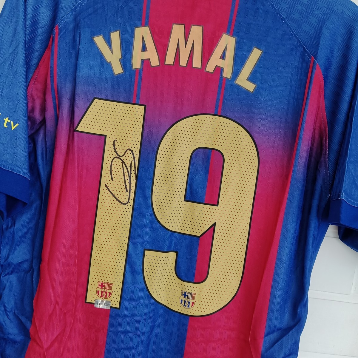 Lamine Yamal #19 Signed Autographed 2025/26 Barcelona FC