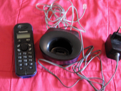 Panasonic KX-TG1311Jt Cordless Telefono Completo di alimantatore e base - Foto 2 di 4