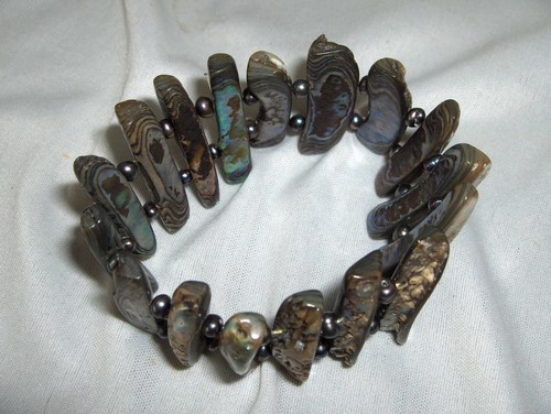 Vintage Abalone Long Shell Expandable Bracelet Green Pink Brown Beautiful NICE - Picture 4 of 4