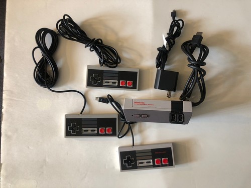Nintendo NES Classic Edition Mini Authentic Console + 3 Controllers - Picture 2 of 3