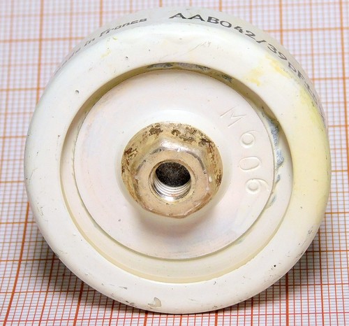 Ceramic transmitting capacitor 39pF 5kV AAB 042 LCC France - NOS - Zdjęcie 3 z 13