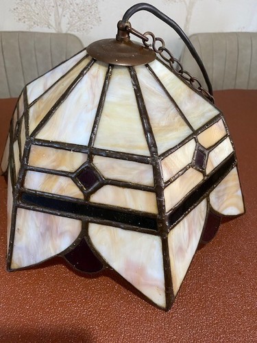 Pair of beautiful Tiffany-style pendant light shades damaged - Picture 2 of 19
