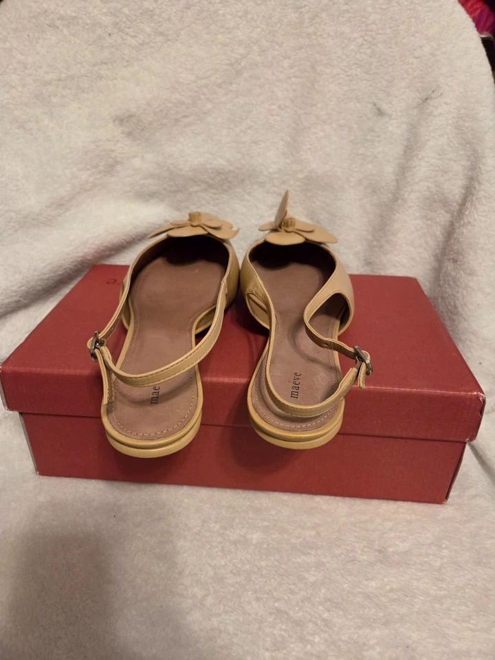 Tacones Maeve florales con cordones para mujer talla 9,5 beige Foto 2 de 4