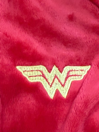 Wonder Woman red plush fleece girl robe size large xl hooded super hero cape PJ - Picture 3 of 7