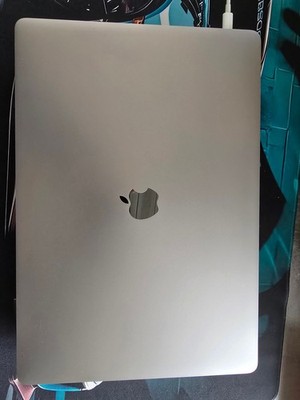 Apple MacBook Pro 16 2019 i9 2,3GHz 8-Core   4TB SSD   32GB   Radeon 5500M