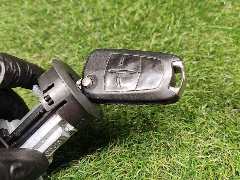 Blocchetto accensione benzina Opel Zafira B 2014 2421430 DTR60775 - Immagine 2 di 4