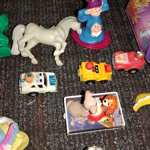 1980's McDonalds Happy Meal Toy Lot Over 80 Muppet Babies Snow White Changeables - Picture 12 of 14