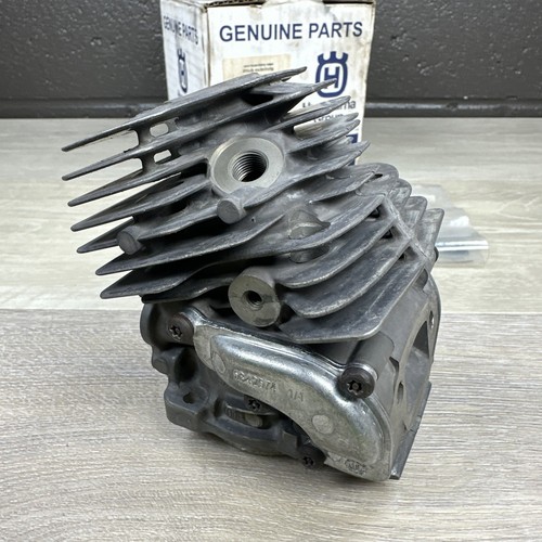 Genuine Husqvarna Cylinder and Gasket 577764705 525315801 - 550xp - Picture 2 of 5