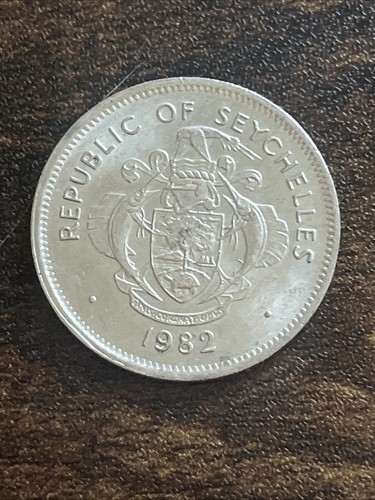 1982 Seychelles 1 One Rupee Triton Conch Shell Actual Coin TB3106* - Picture 2 of 2
